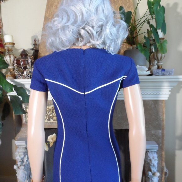 Moschino CheapandChic Light Blue Tweed Sheath Dress w/White Pipping Size 10 - Picture 12 of 16